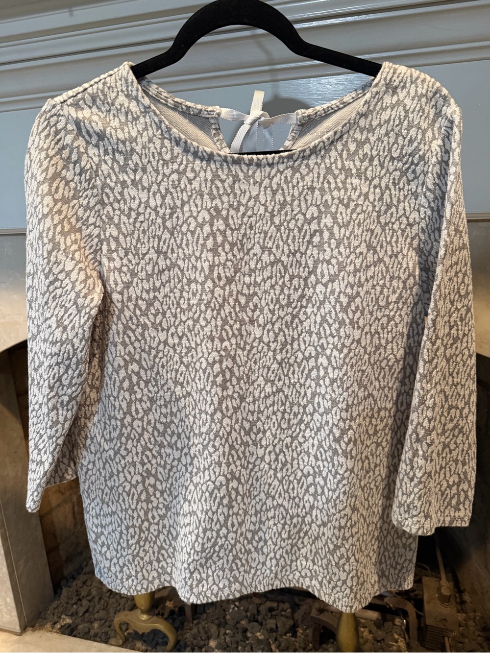 Talbots Cream and Gray Patterned 3/4 sleeve top with bow in the back